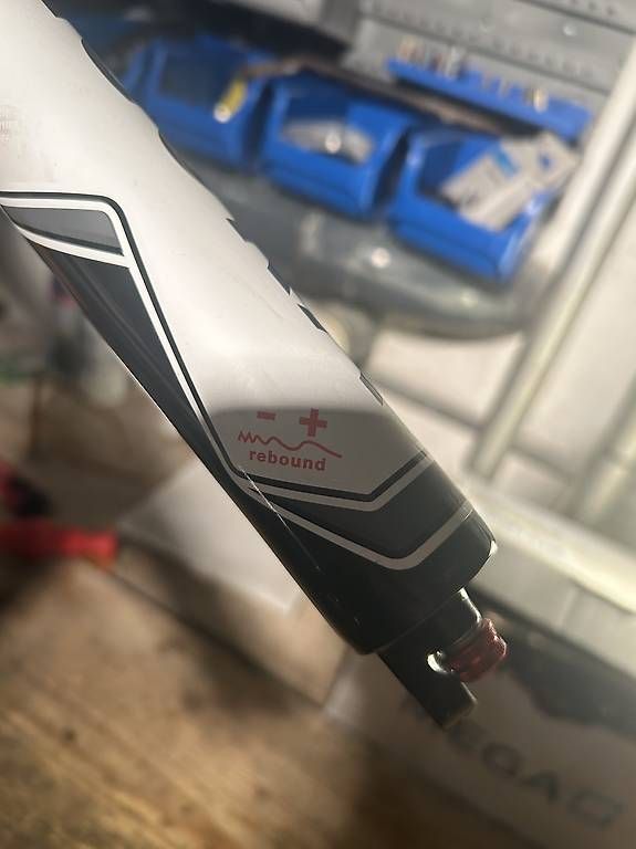 Pezzi di ricambio: Federgabel TS8 SL 100 mm Magura – Usato da Zürich venduto da baste225 1