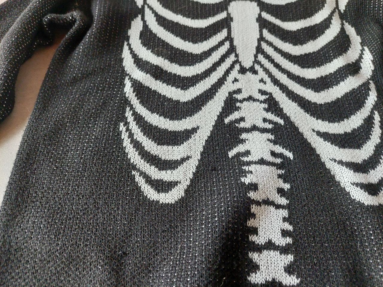 Pullover & Sweatshirts: Skelett Pullover Grösse ca. 164 / 170 – Gebraucht aus Wiesendangen von troawus 1