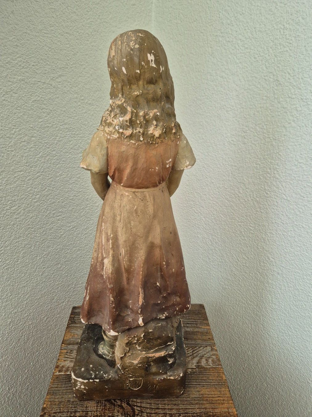 Figuren: Wunderschönes Mädchen auf Sockel gestempelt – Gebraucht aus Berg SG von Bolle01 1
