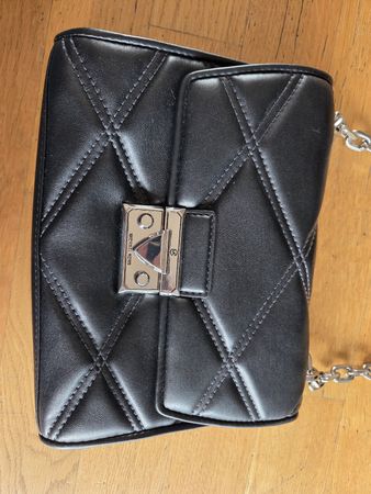 Michael Kors Umhängetasche schwarz gesteppt wie Neu