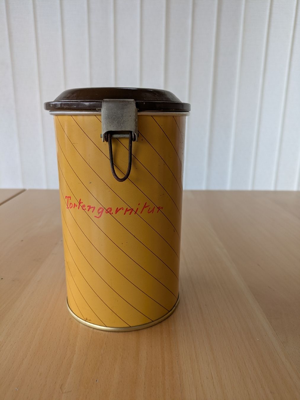 Tutte le decorazioni: Vintage  Dose, gelb gestreift – Usato da Gossau SG venduto da KaufbeiLisa