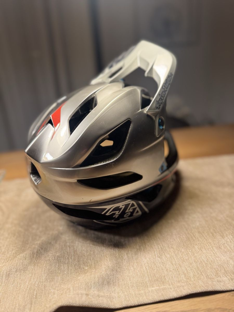 Troy Lee Casques: Troy Lee Stage Mips Helm 57-59cm – D'occasion à Volketswil par Taso 2