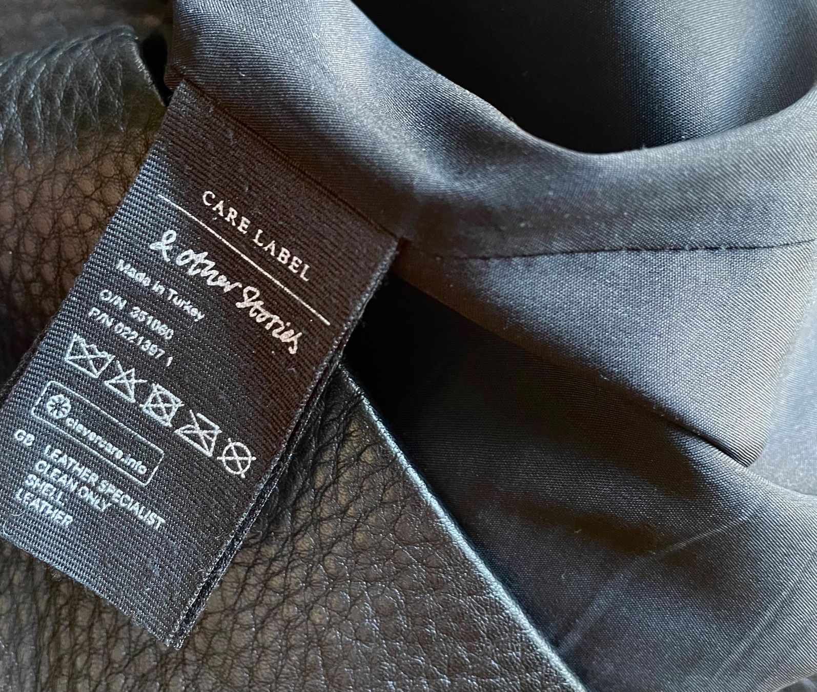 Other Stories Röcke: & Other Stories Leather Skirt, Size 34 – Gebraucht aus Zürich von hol_bc6v 3