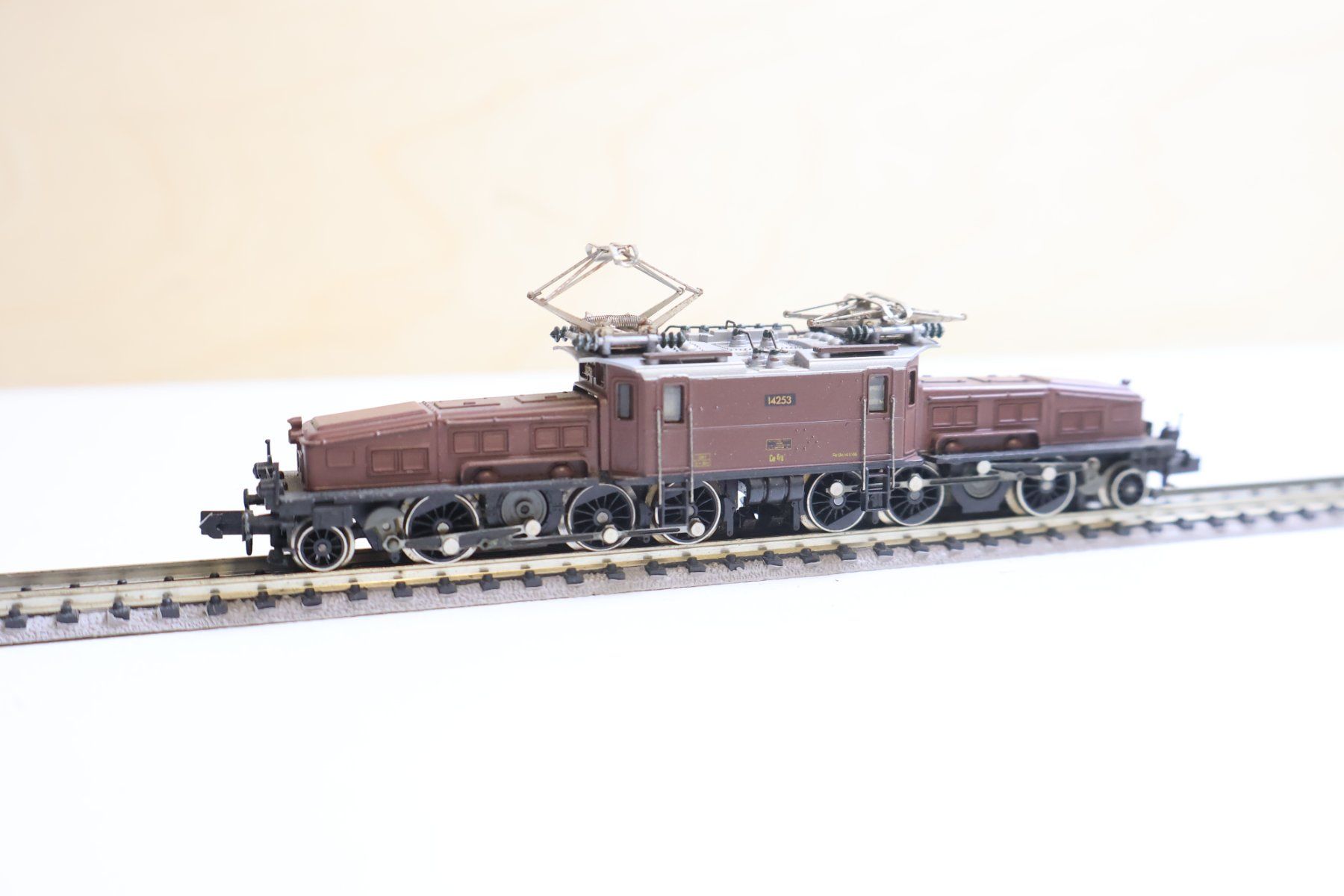 Arnold Modellini di ferrovie: ARNOLD SBB Krokodil E-Lok Ce 6/8 - Spur N – Usato da Winterthur venduto da Monstera 4