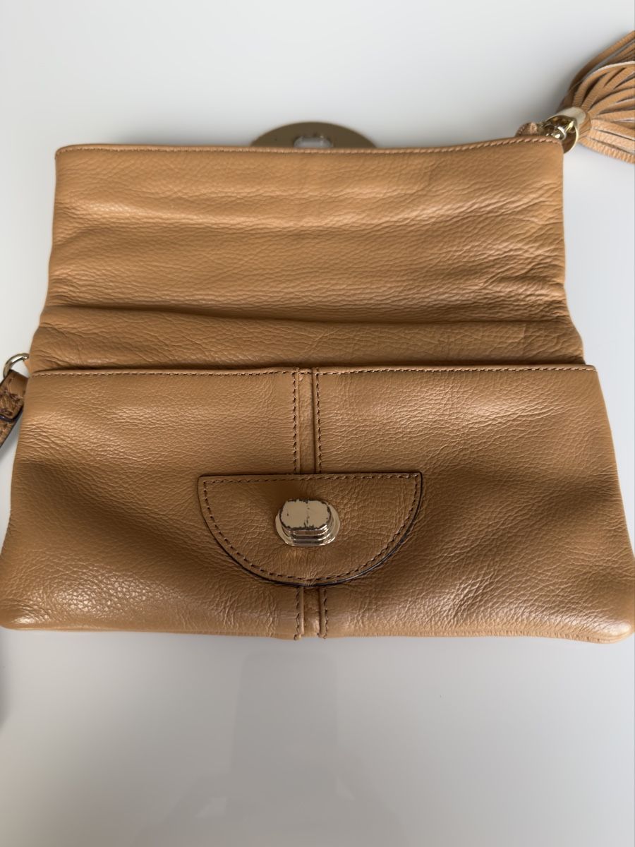 Calvin Klein Borse da donna: GENTLY USED CALVIN KLEIN GENUINE LEATHER CLUTCH – Usato da Forch venduto da ele_9gsf 3