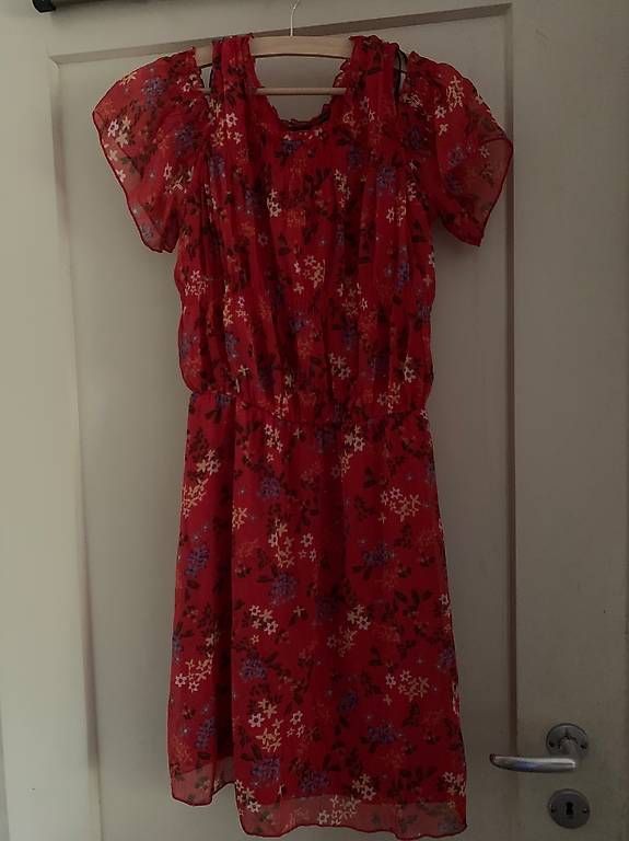 Kleider: Damenkleid – Gebraucht aus Zürich von lil_xr6x