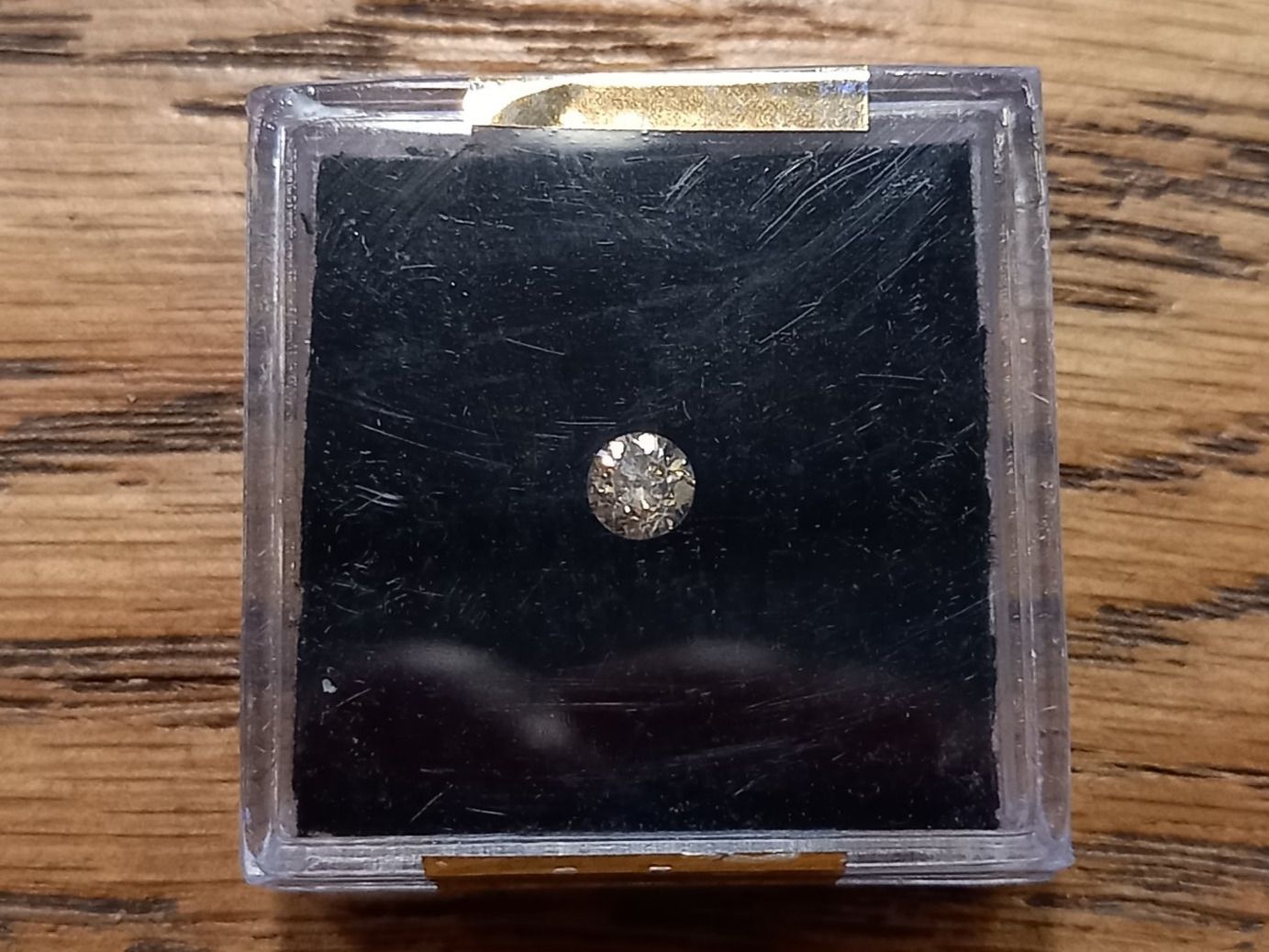 Pietre preziose: 0.30 cts. CERTIFIED Diamond, SI3, Sparkly Off-White – Usato da Aarau venduto da Reto_BA_01 2