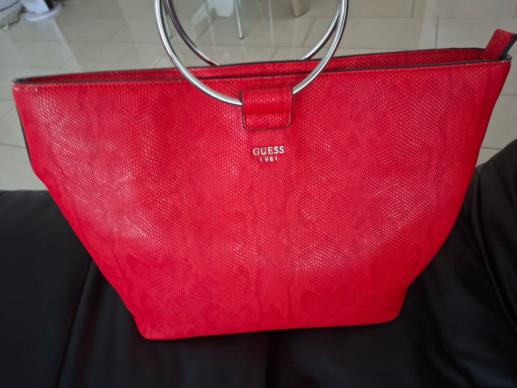 Guess Taschen für Damen: Guess Rot – Gebraucht aus Emmenbrücke von Ddagi