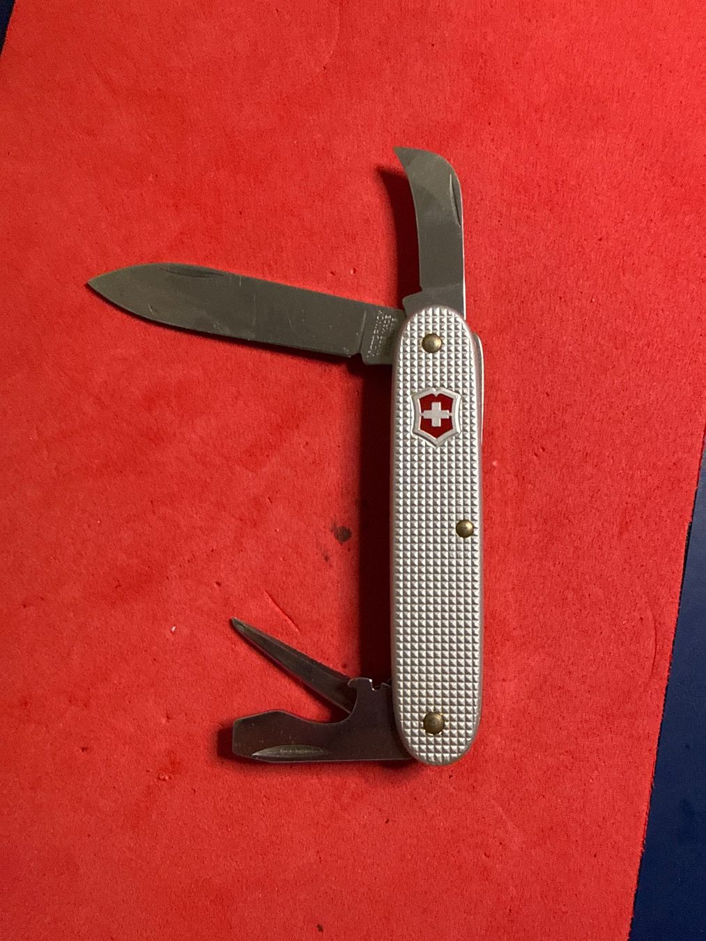 Victorinox Couteaux de poche: Victorinox Sackmesser – D'occasion à Pfeffingen par Allhandelklgwatches