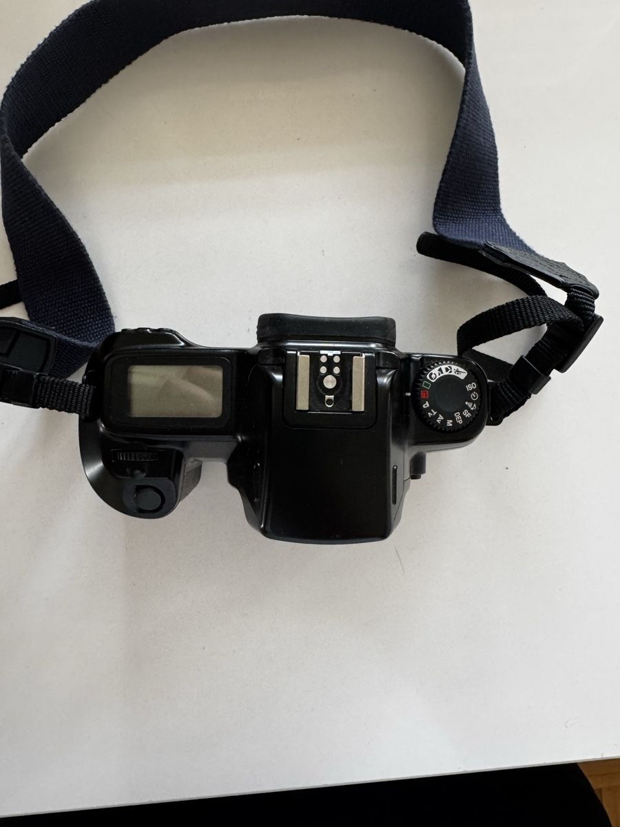 Canon Fotocamera: Canon EOS 1000F sans batterie – Difettoso da Vevey venduto da Eiden77 1