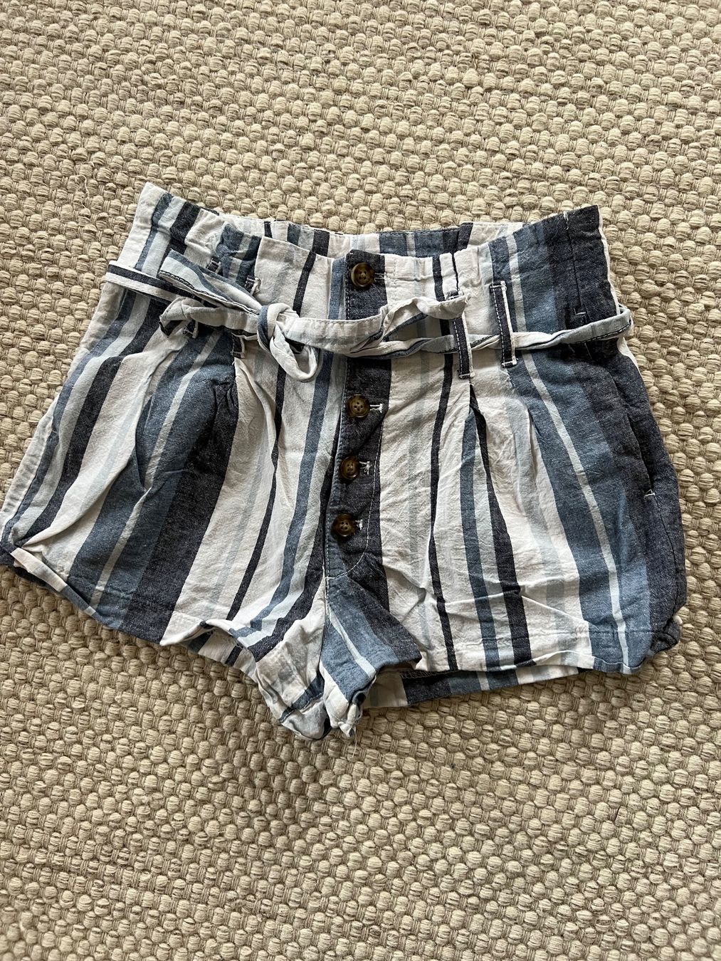 Pantaloni: Abercrombie Leinenshorts – Usato da Port venduto da lau_pdf5