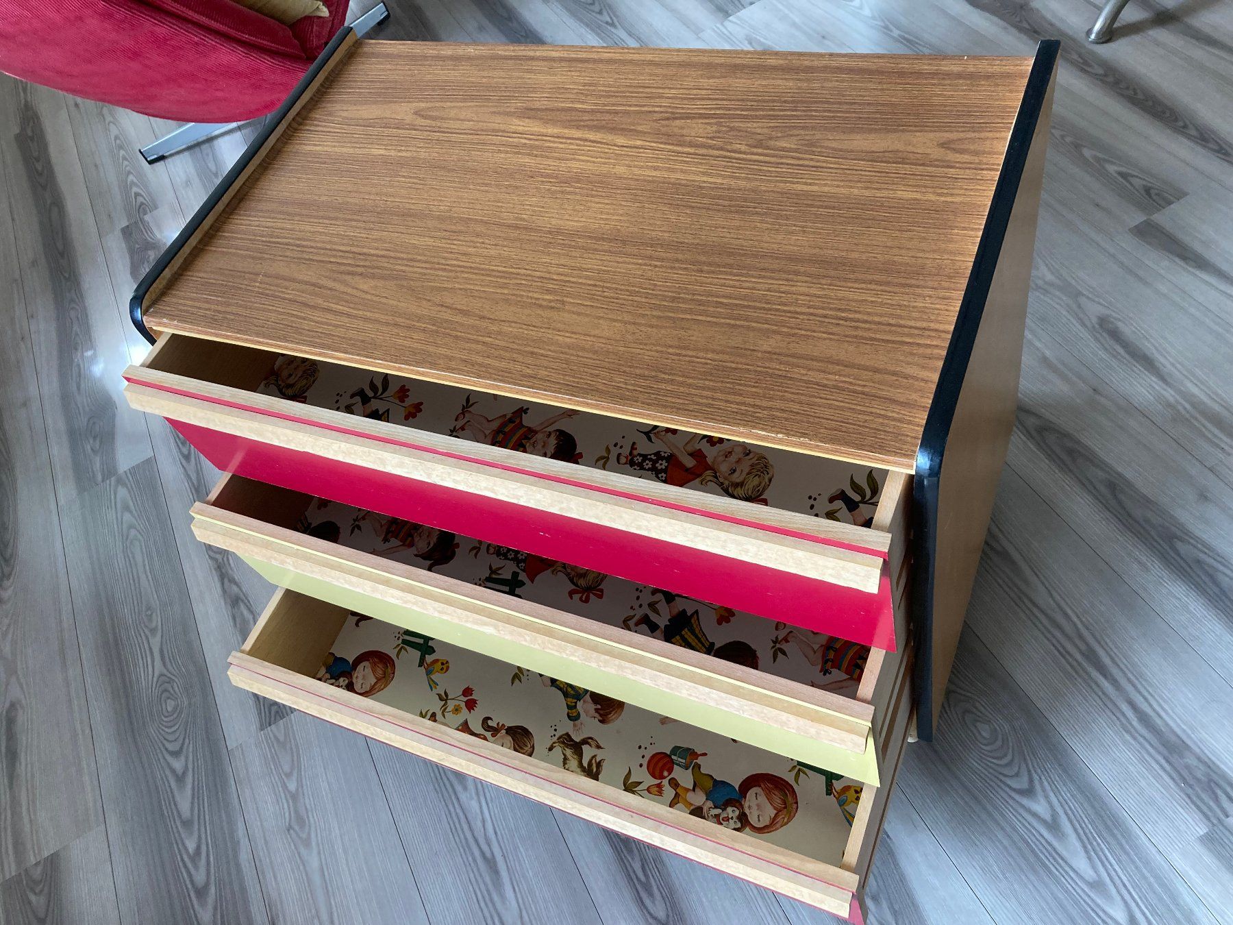 Cassettiere: Commode vintage, 3 tiroirs, années 60 – Usato da la chaux-de-fonds venduto da fenomen69 2
