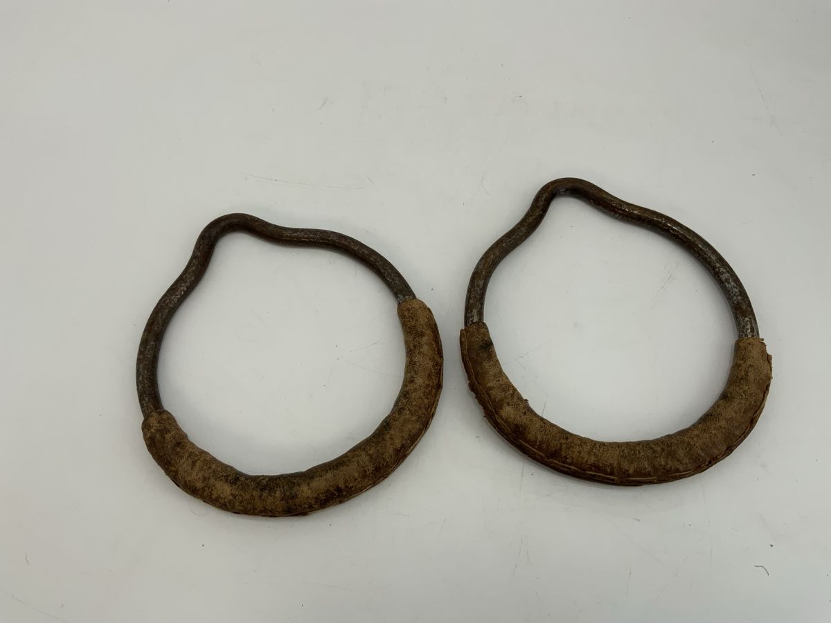 Spielzeuge: Antike Turnringe mit Lederbezug – Gebraucht aus Erlach von silvia3235 1