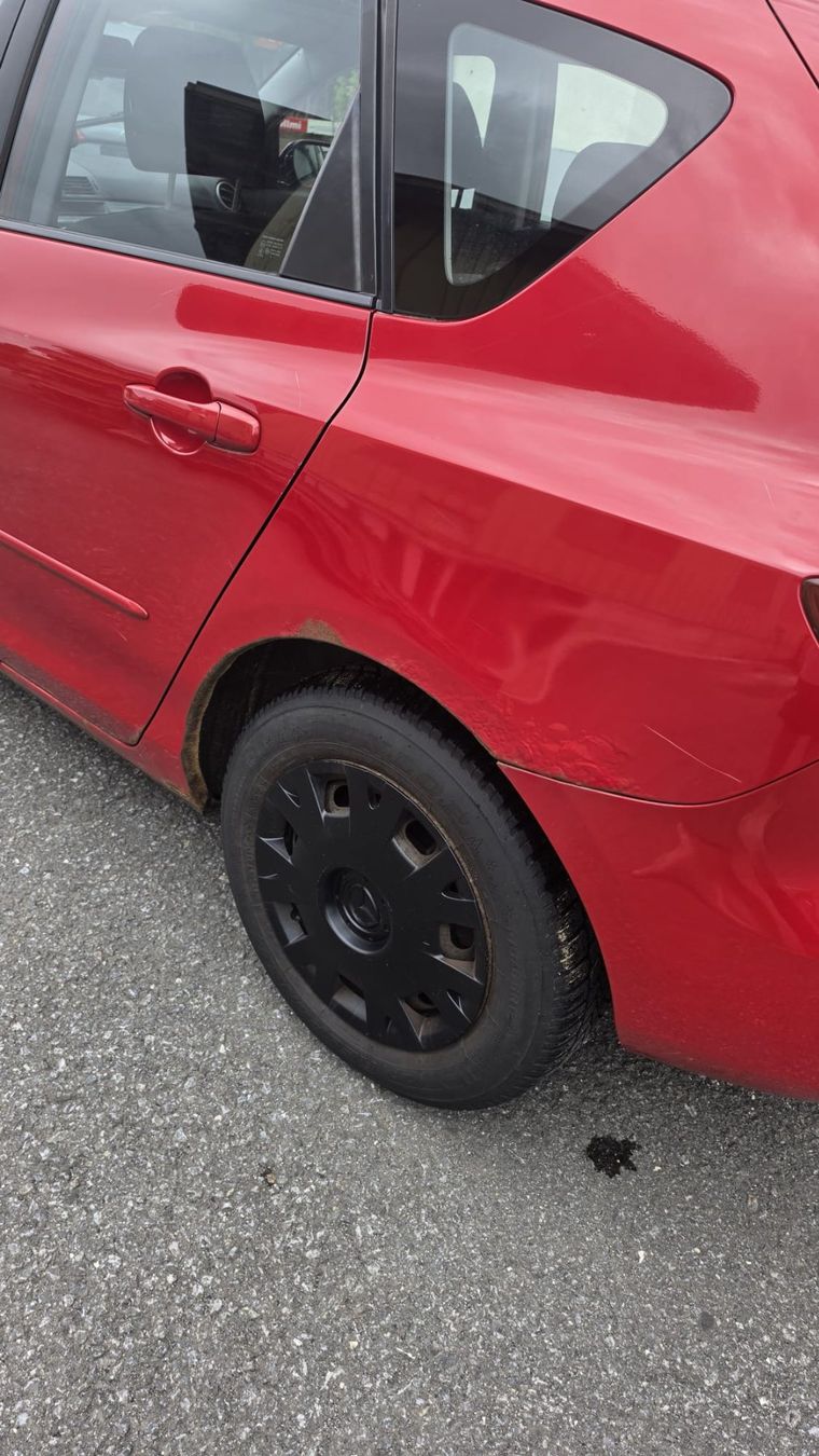 Mazda Automobili: MAZDA 3 1.6 (Export/Ersatzteile) – Usato da Einsiedeln venduto da sodollo 6