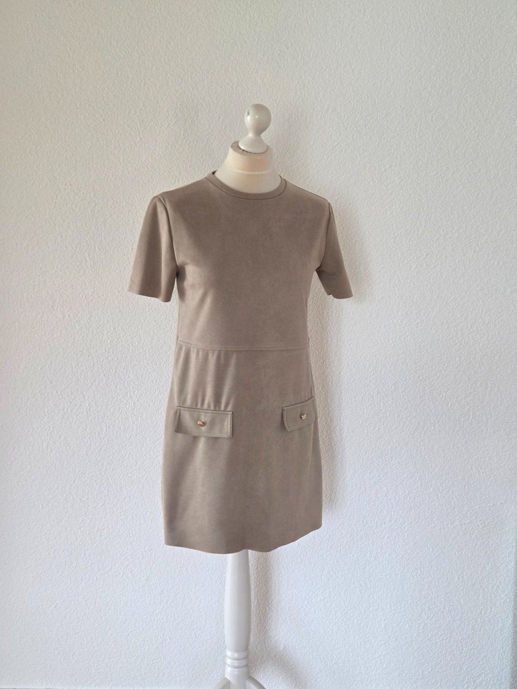 Zara Kleider: Kleid Beige Zara – Gebraucht aus Wängi von Bibo4.