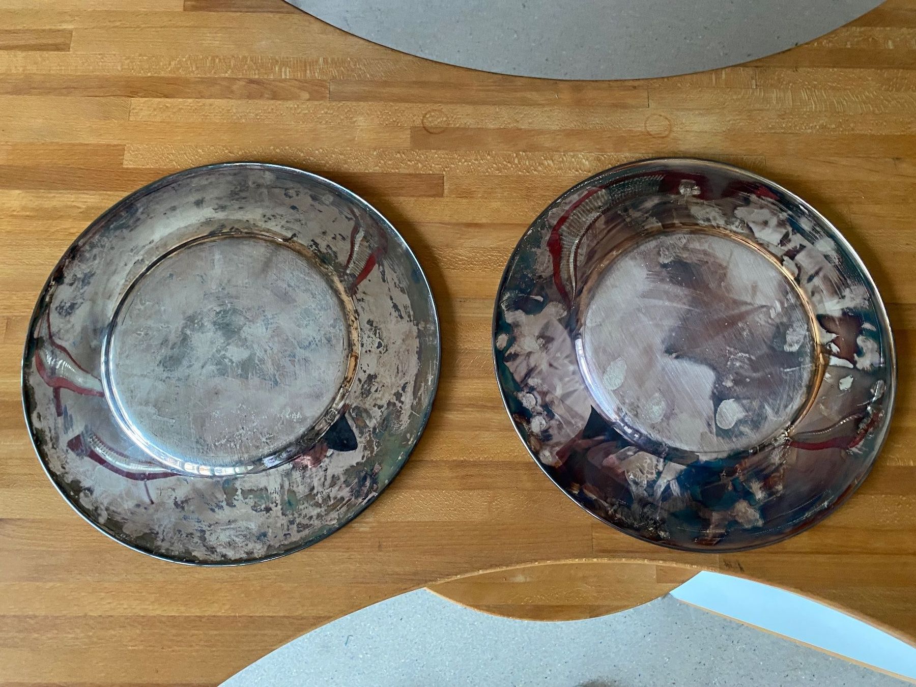 Teller: 2 Vintage Dekoteller, ø30cm – Gebraucht aus Bätterkinden von Albera 1