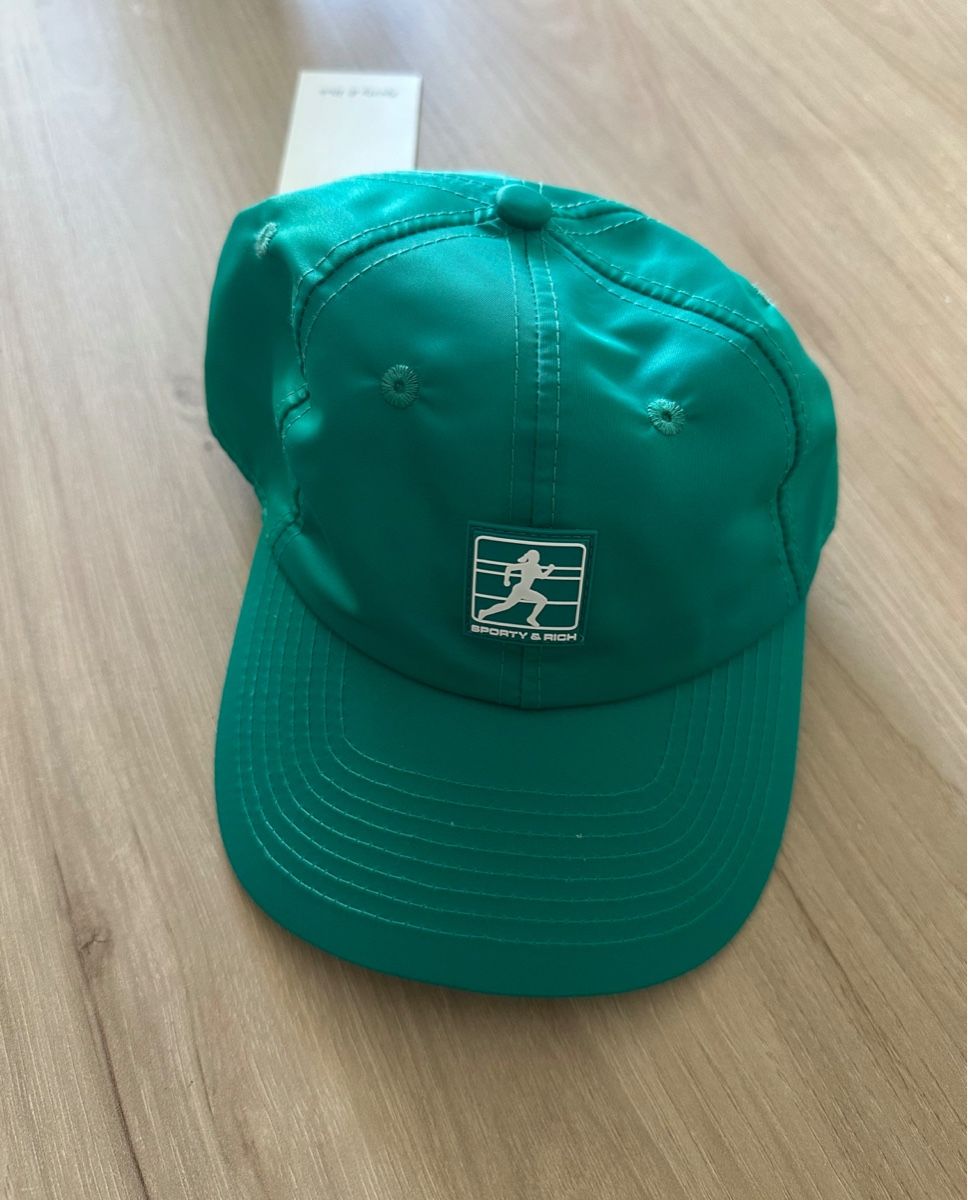 Altro in  Abbigliamento & Accessori: Sporty & Rich Cap – Nuovo e nell'imballaggio originale da Zürich venduto da sanela1122