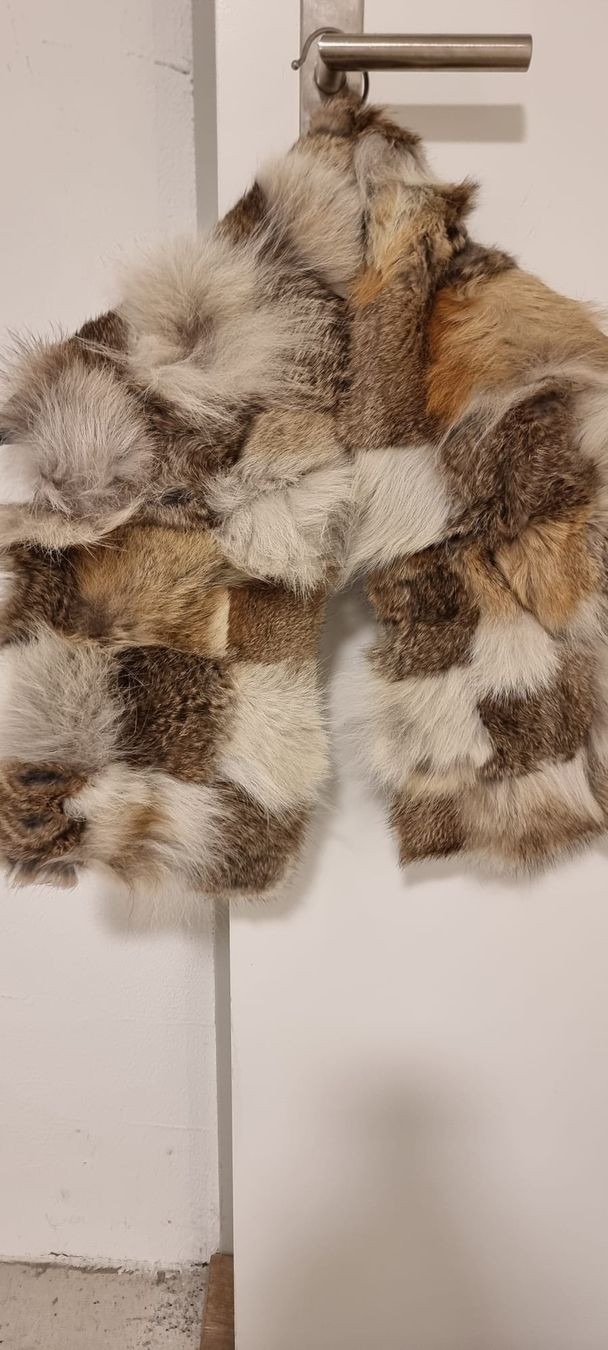 Michael Kors Foulard & Sciarpe: Michael Kors Fellschal / Stola – Usato da Frauenfeld venduto da Bounty40