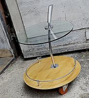 Salon-Tisch auf 3 Räder