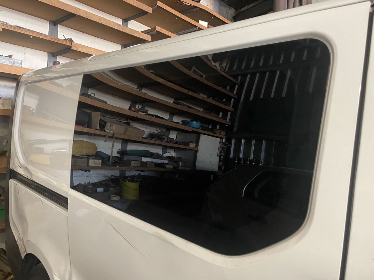 Renault Veicoli commerciali: Unfallwagen Renault Traffic, Diesel  – Difettoso da Zürich venduto da Touch_and_Touch 1