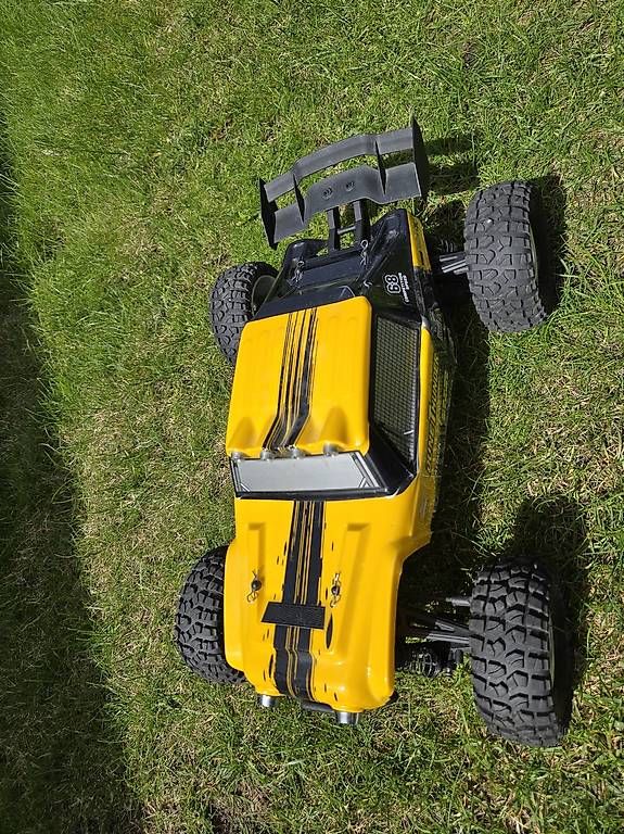 Modellismo RC: Voiture RC D'une Thunder 1:12 – Usato da Satigny venduto da Gatoil 2