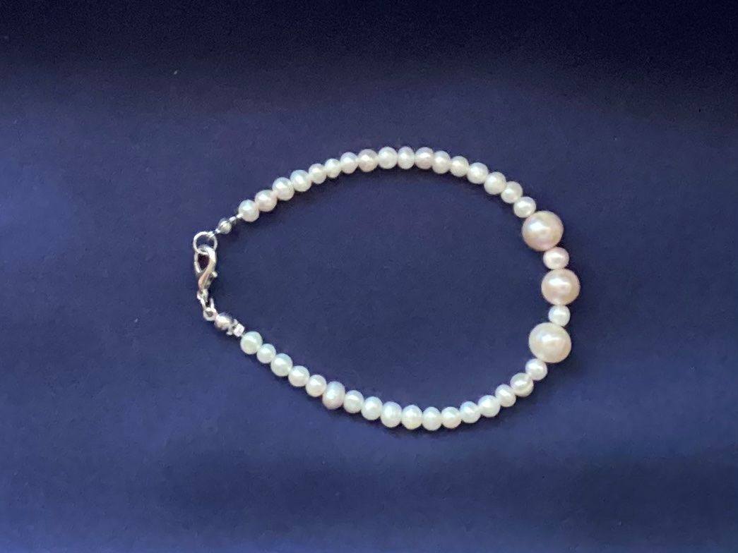 Armbänder & -reifen: Süsswasserperlen Armband - klassisch + elegant – Neu und originalverpackt aus Laax von kri_95f5