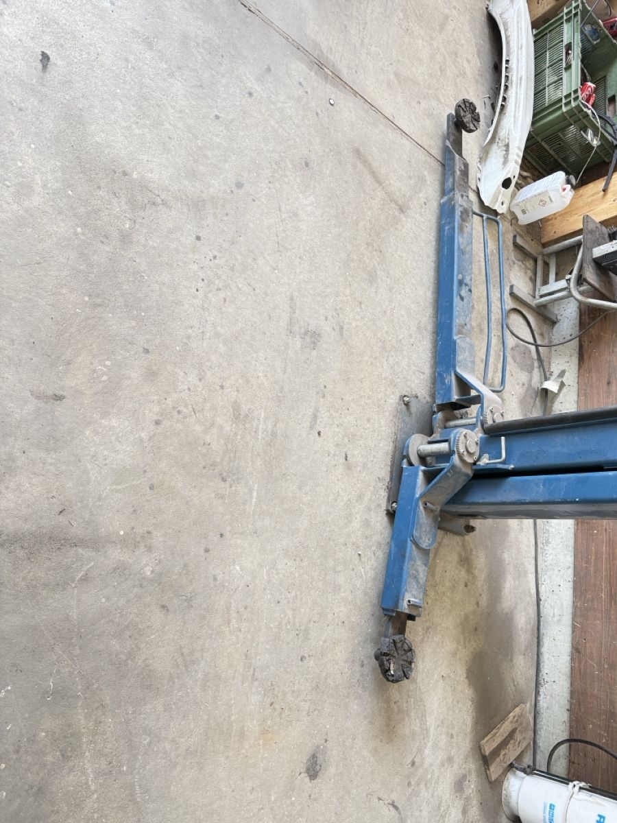 Sonstiges Fahrzeugzubehör: autolift nussbaum – Gebraucht aus Tschugg von polog41 1