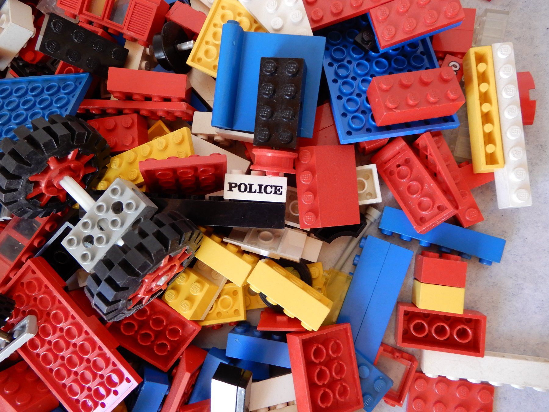 Lego Kit di costruzioni: LEGO CLASSIC  1 Kilo diverse Steine – Usato da Senèdes venduto da Framboise52 4