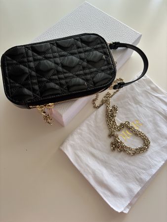 Dior Lady Dior patent leather pouch black gold chain excelle