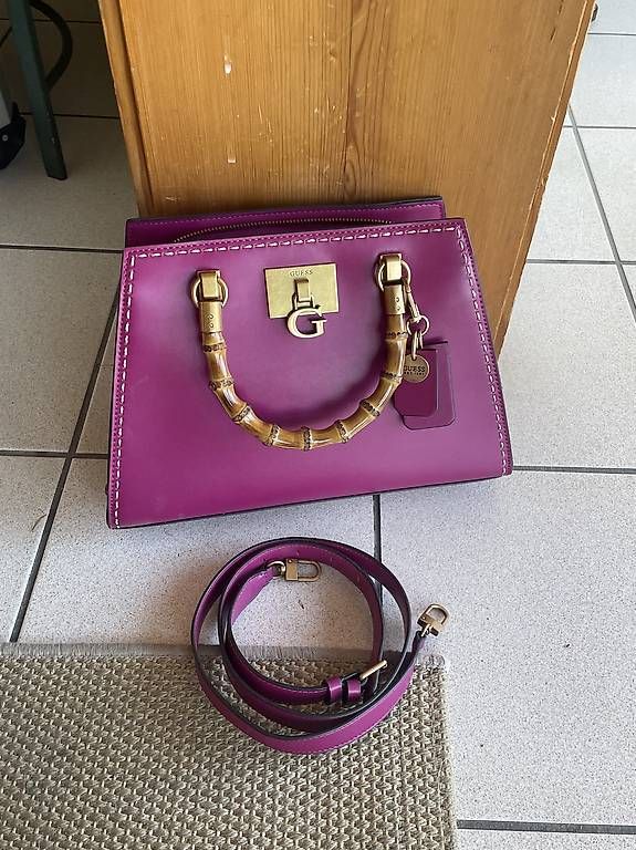 Taschen für Damen: Sac "GUESS" rose – Neu und originalverpackt aus Les Monts-de-Pully von Shibby09 1