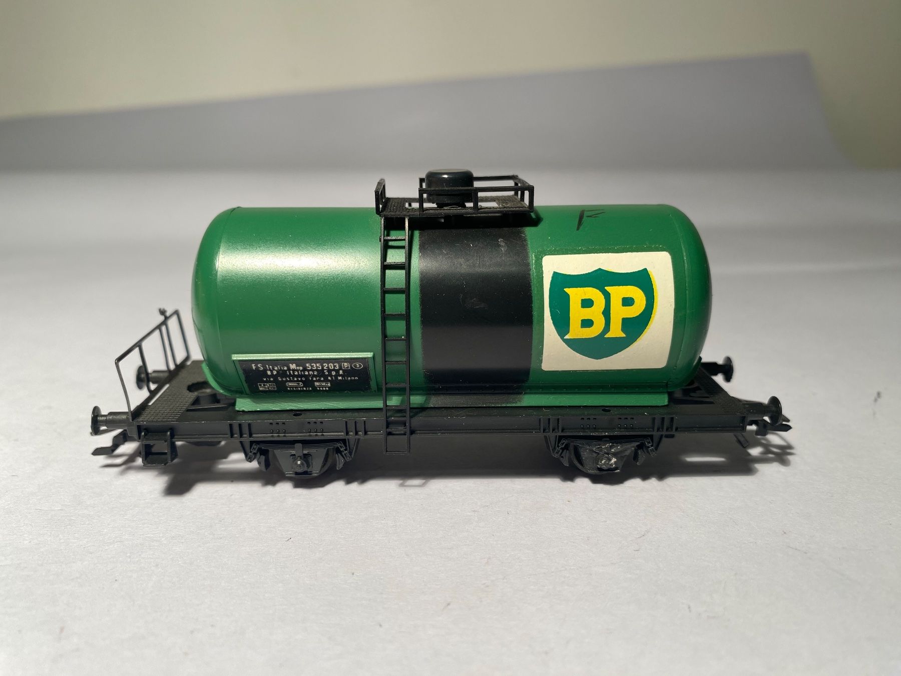 Lima Modellini di ferrovie: LIMA Tankwagen BP, DC Achsen – Usato da Buchrain venduto da Modellbahn11 2