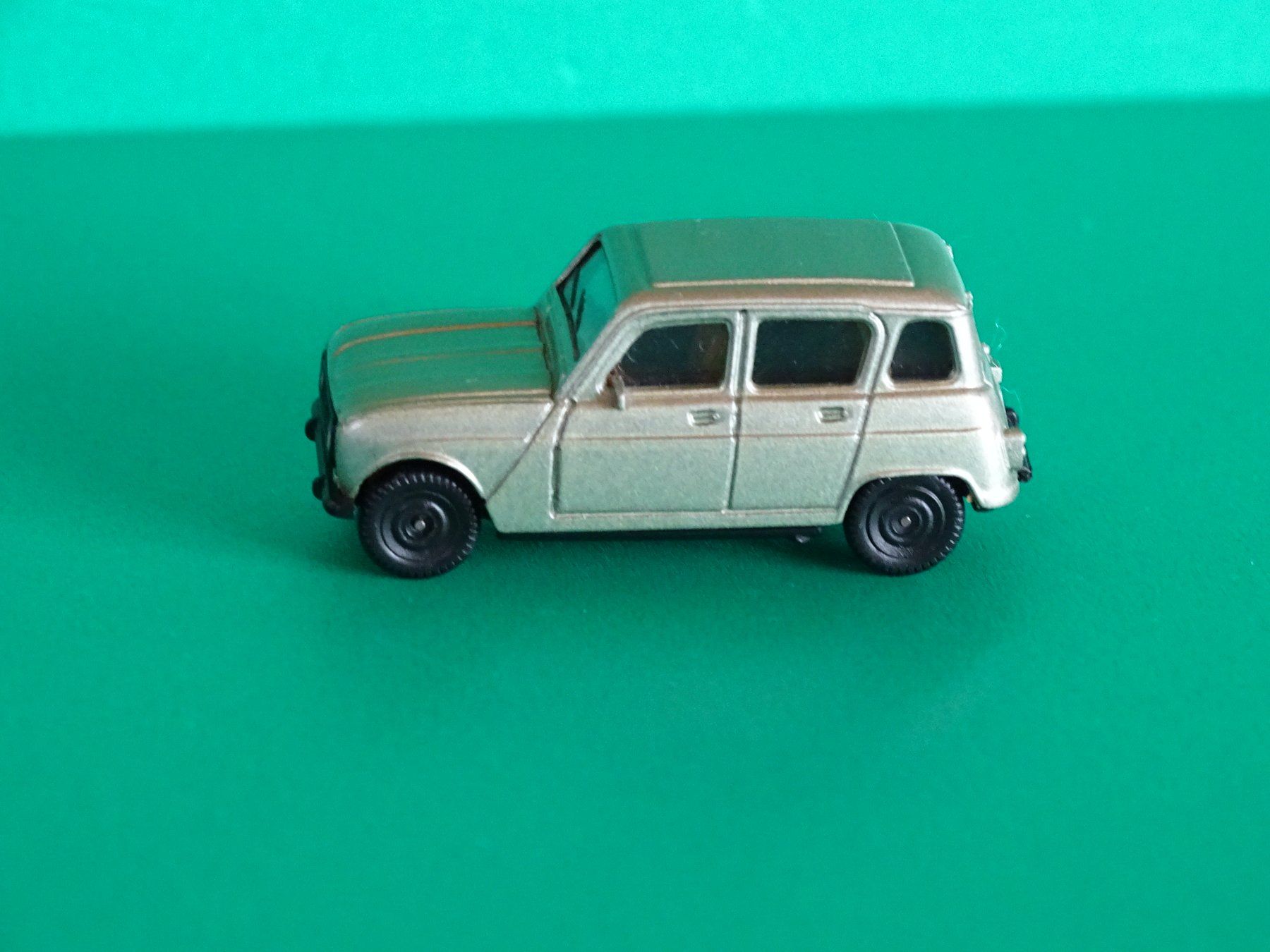 Herpa Modellini d'auto: Renault R4 von Herpa 1/87 – Usato da Bretzwil venduto da Meex 2