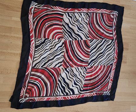 Foulard GIADA 100% soie motif rayures rouge bleu blanc