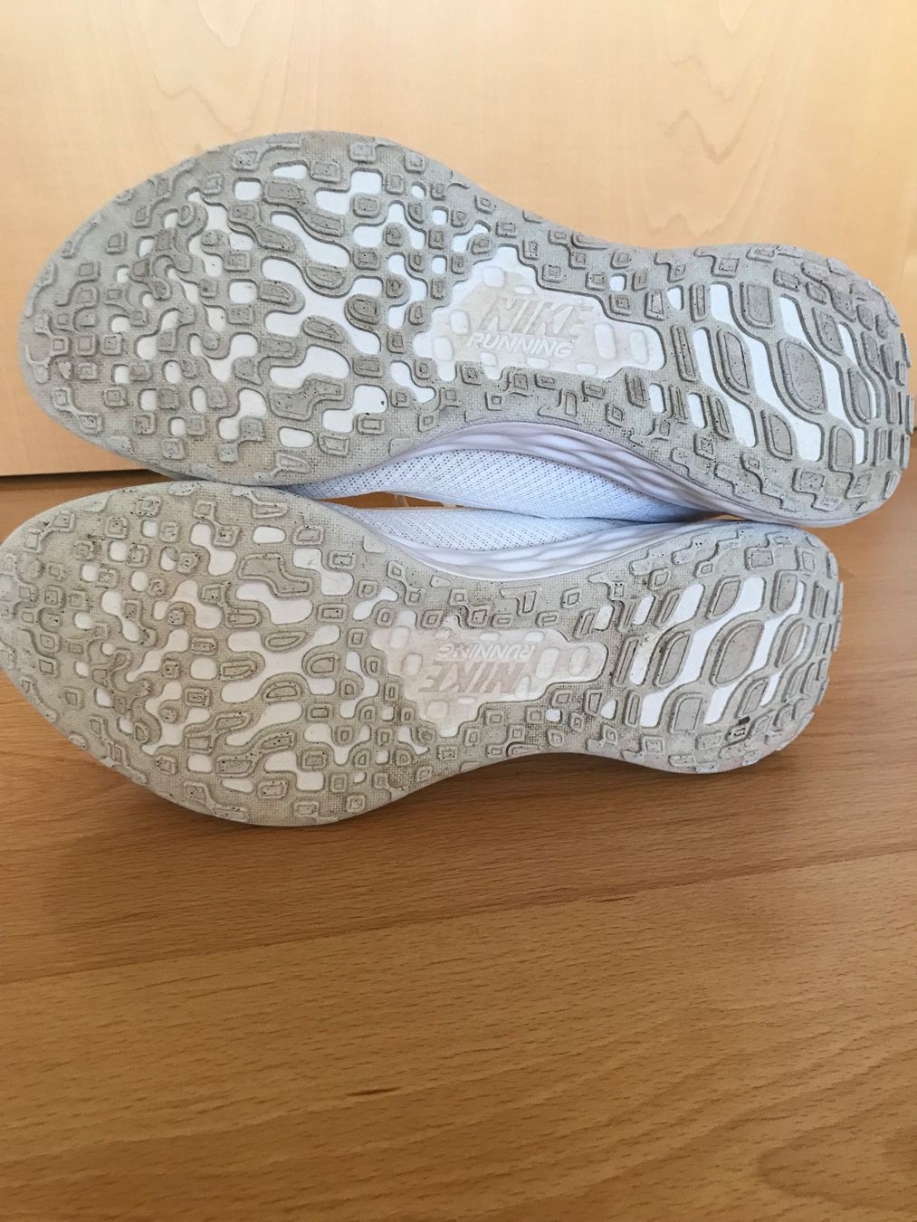 Nike Scarpe da uomo: NIKE Running 42/26,5 cm – Usato da Tafers venduto da ValKara 1