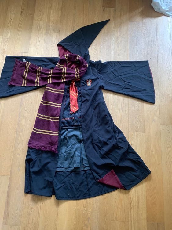 Costumi: Original Harry Potter Schuluniform Gryffindor – Usato da Gattikon venduto da Sunfloor