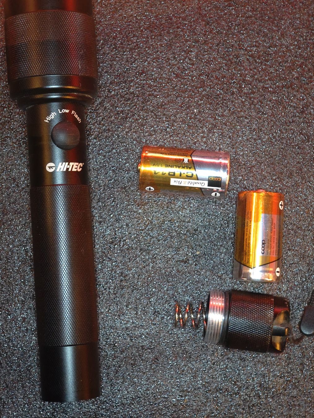 Hi-Tec Lampade: Taschenlampe Hi-Tec – Usato da Dübendorf venduto da Johannes1993 2