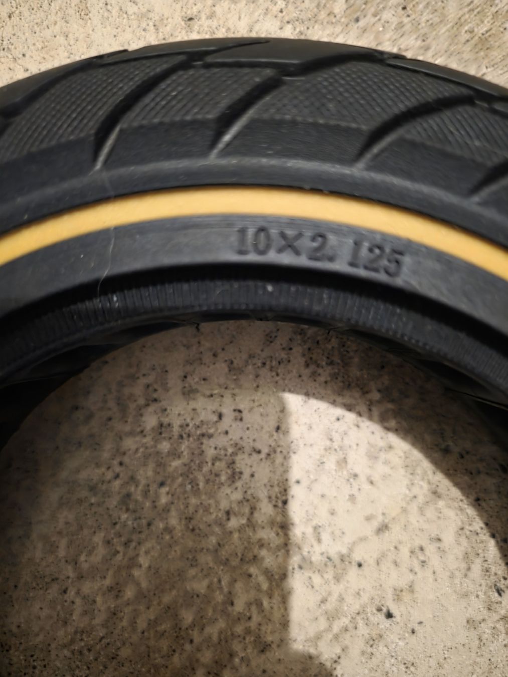 Elektromobile: Reifen neu und originalverpackt – Neu (gemäss Beschreibung) aus Cordast von ron_r65s 1