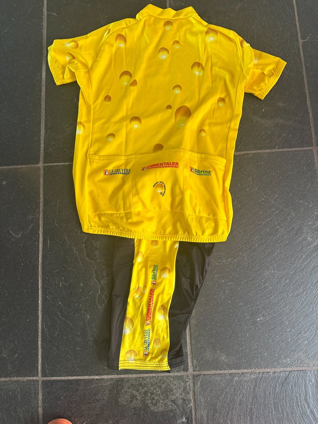 Canottiere & Pantaloni: Velo Trikot + Hose Käsemuster – Usato da Pfäffikon SZ venduto da elfenhaar 1