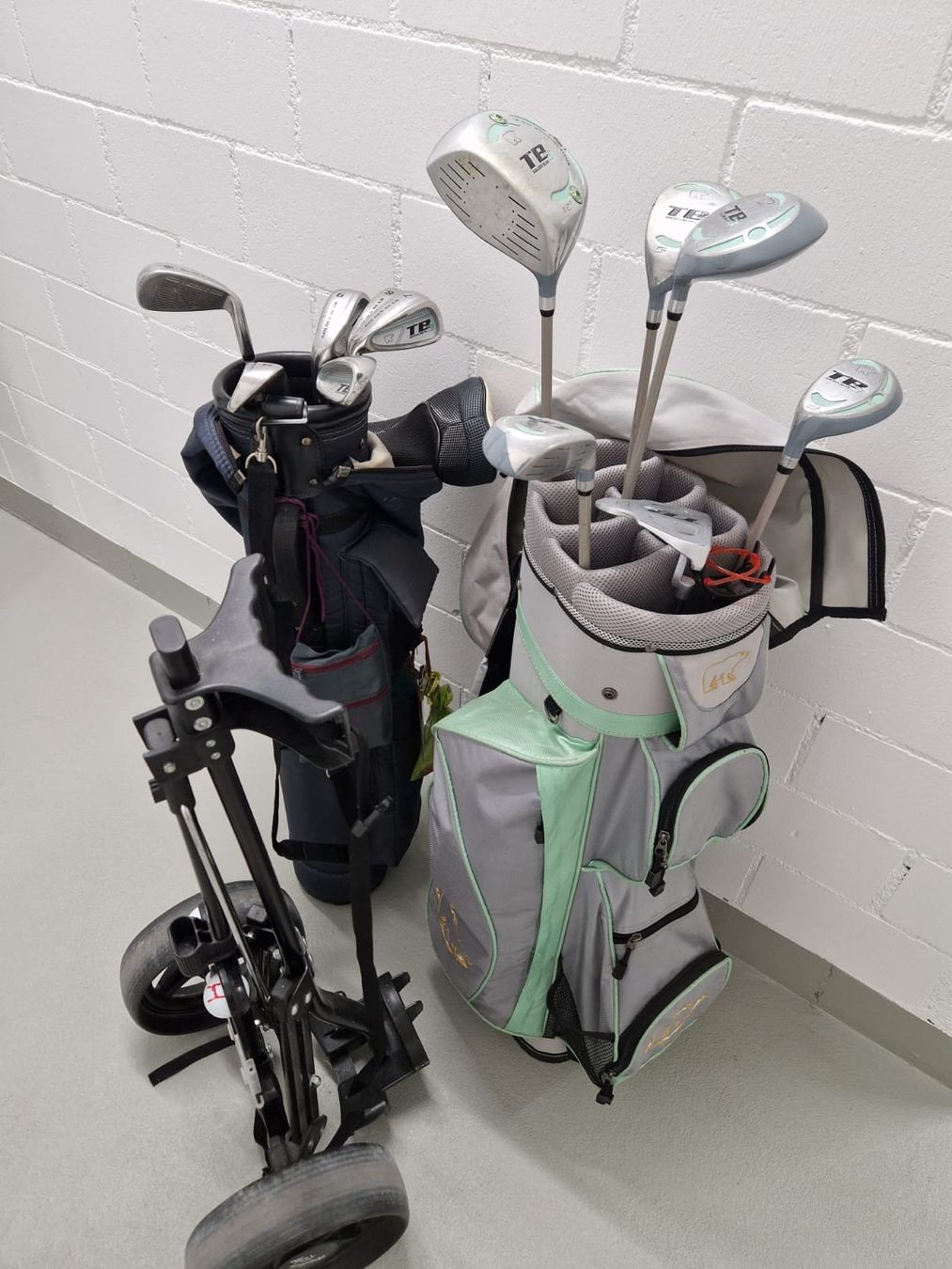 Mazze & Set: Golfset 12-teilig inkl. Bags – Usato da Bülach venduto da hei_68wn