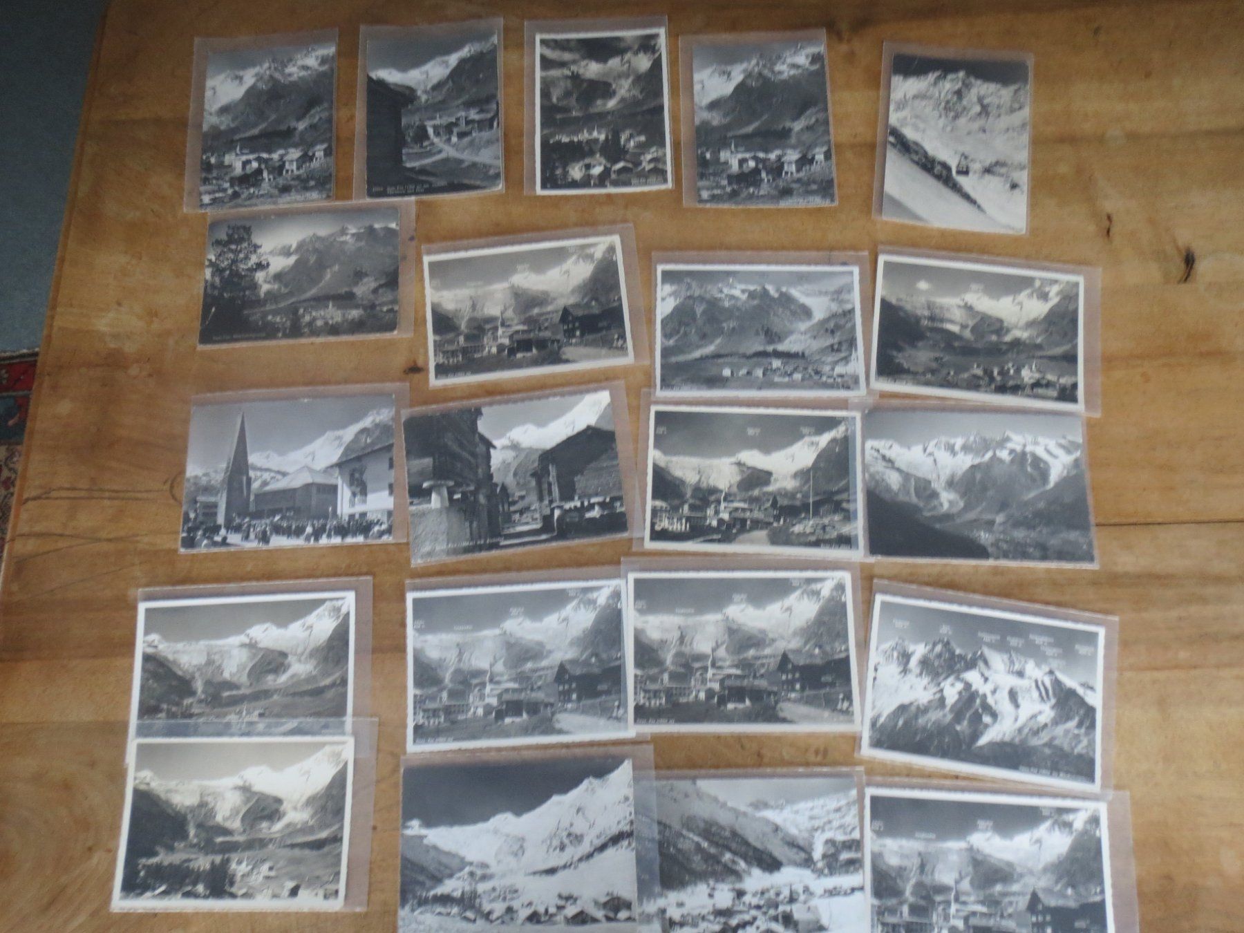 Cartoline postali: Saas Fee - etwa 45 alte Ansichtskarten – Usato da Tagelswangen venduto da Miski 1