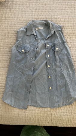 BANANA REPUBLIC: ärmellose Jeansbluse in Hellblau
