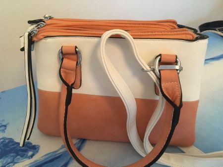 Handtasche