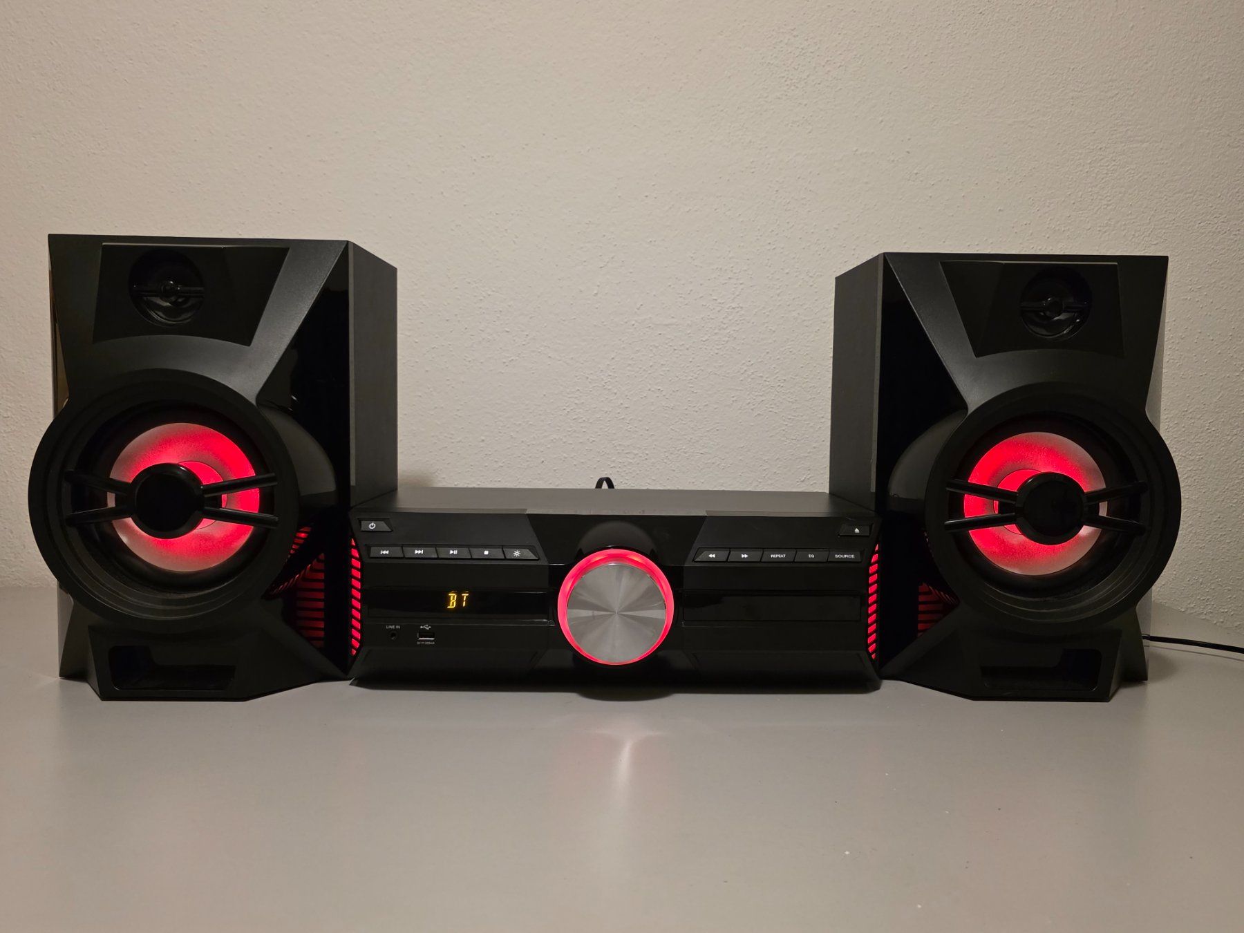 Lettore multimediale & Streamer: Kompakte Musikanlage mit Bluetooth und Lightshow Intertronic – Usato da Badäl venduto da RYzeR9980X4D 1