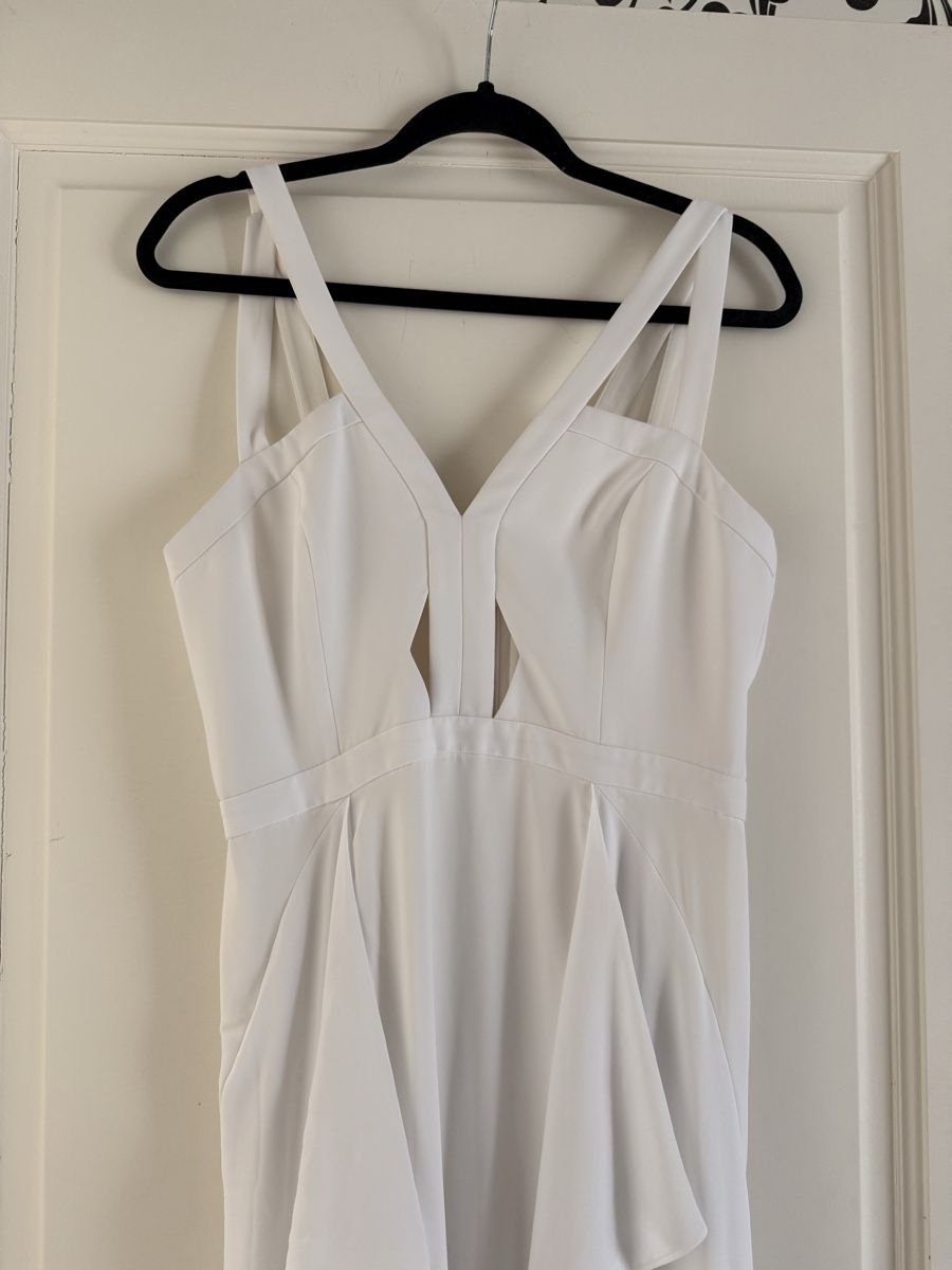 Vestiti: BCBGMAXAZRIA White Long Evening Dress – Usato da Corsier-sur-Vevey venduto da Kristina.Nova 2
