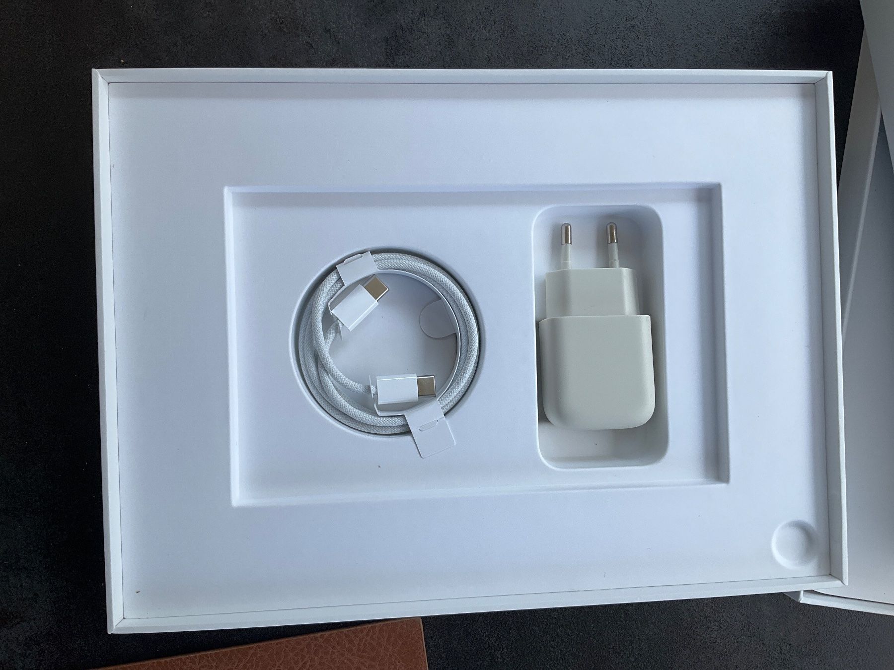 Apple Tablettes PC: Tablette Apple iPad Air 4e génération , 256 GO – D'occasion à Avenches par Lactobacille 7