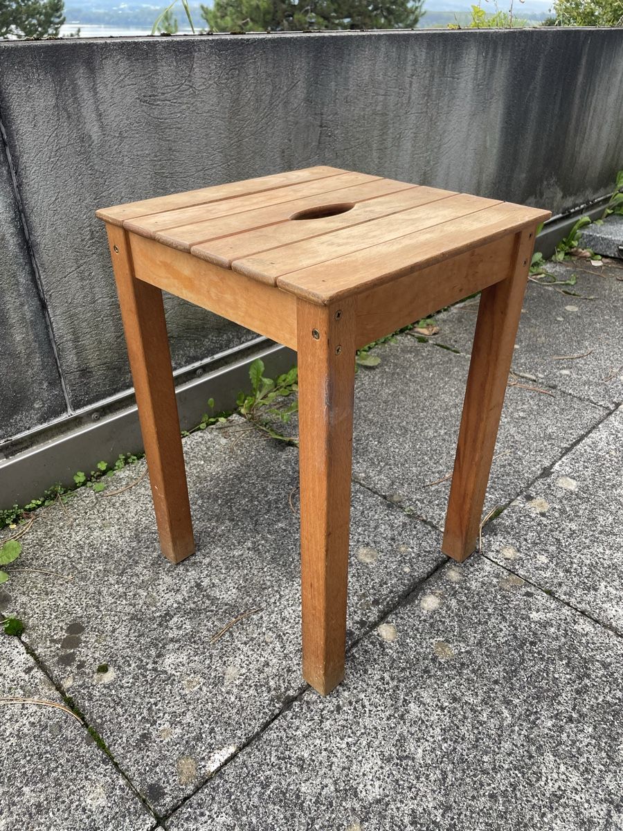 Hocker: Ancien Tabouret en Bois – Gebraucht aus Vallamand von Bricbracbroc82 1