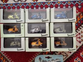 Lot de modèles réduits VESPA et 2 Ferrari