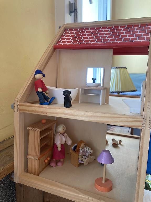 Case e mobili per bambole: Maison de poupée en bois – Usato da Nyon venduto da joa_6ctw 1