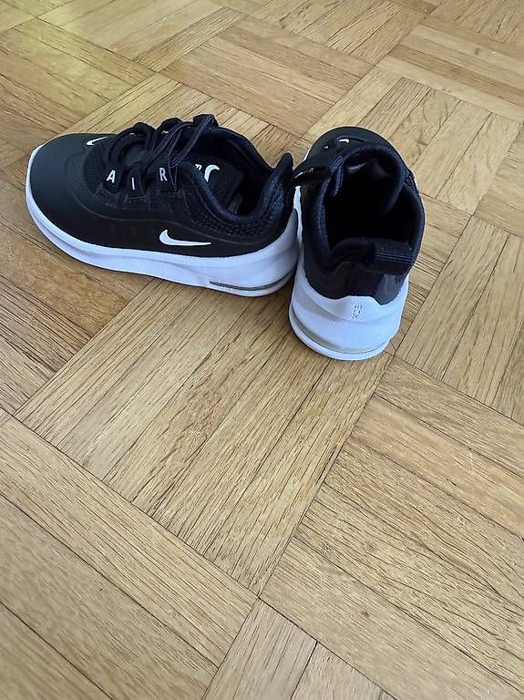 Chaussures garçon: Kinder Nike Schuhe GR.19.5  – D'occasion à Kloten par Privat2011