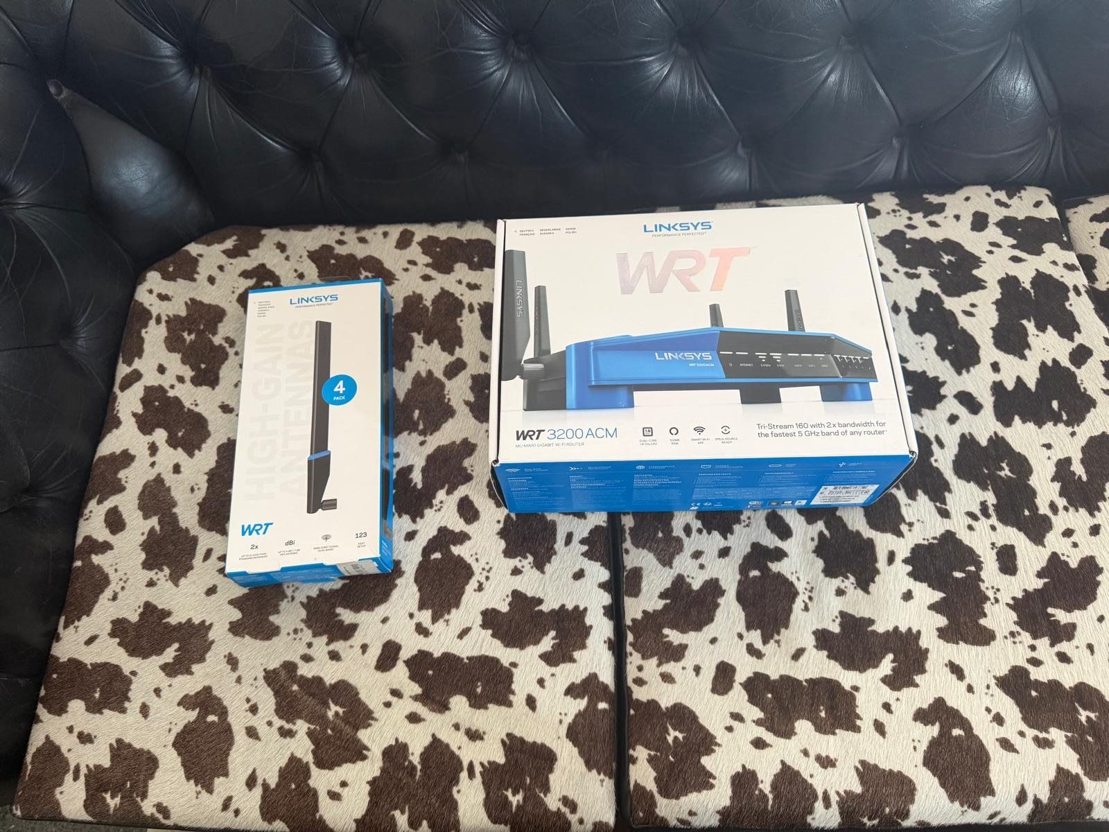 Linksys Modem & Router: REDUCED Router WRT320 ACM + WRT004ANT high gain antenna kit – Nuovo (secondo la descrizione) da Unterägeri venduto da fr4nk18